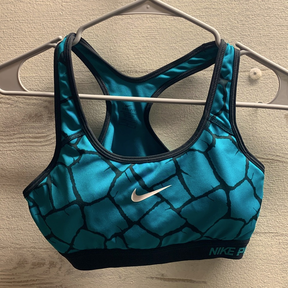 Nike pro green black graphic sports bra size M